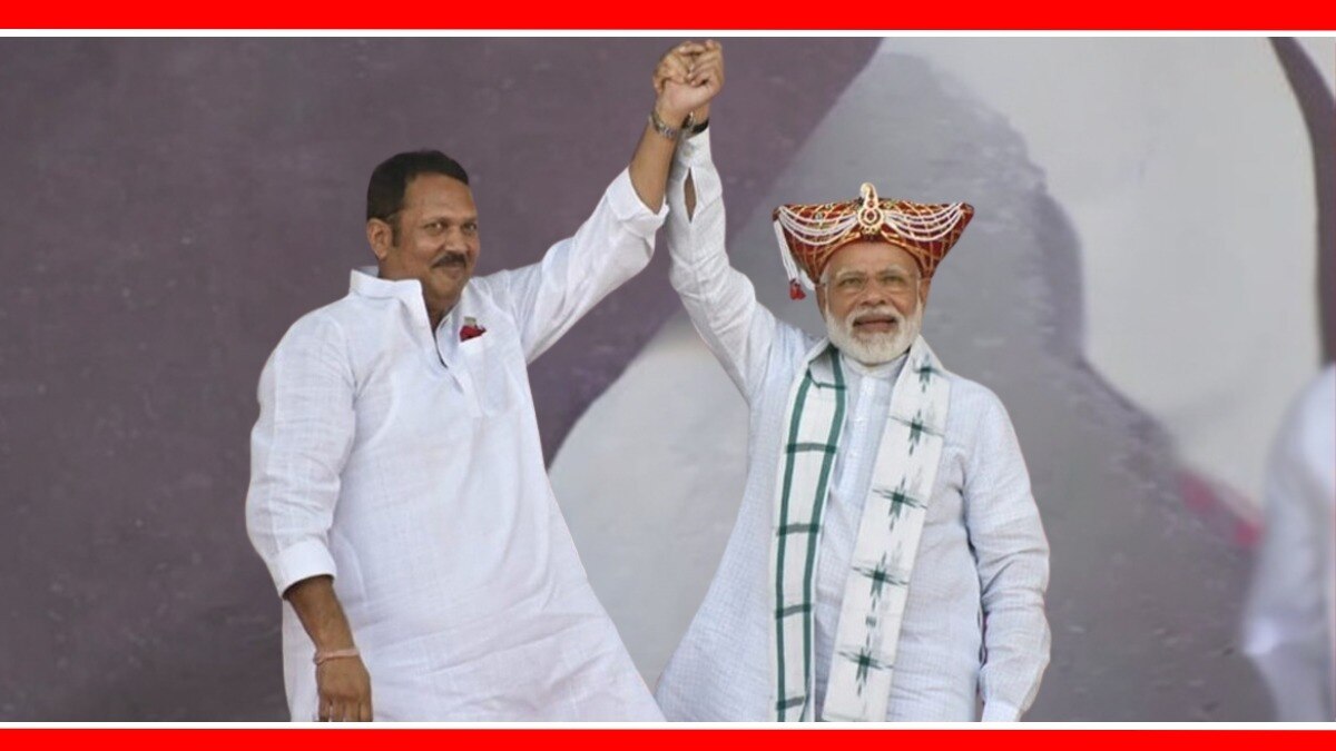 पंतप्रधान नरेंद्र मोदी यांच्यासोबत उदयनराजे भोसले.