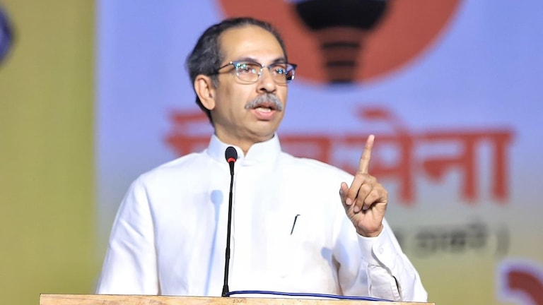 Lok Sabha Election 2024: ठाकरेंना नको होतं तेच झालं... 'मविआ'तील पहिल्या बंडखोरीवर शिक्कामोर्तब! सांगलीत बंडखोरी, विशाल पाटलांनी अर्ज मागे घेतलाच नाही!