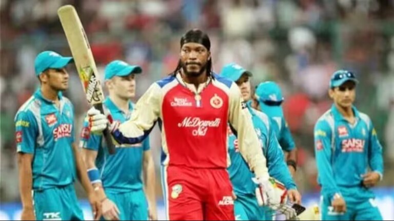 IPL मधील Chris Gayle ची तुफानी खेळी, आजही कायम आहे तो 'महारेकॉर्ड'! Mumbai Tak