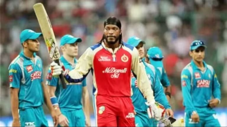 IPL मधील Chris Gayle ची तुफानी खेळी, आजही कायम आहे तो 'महारेकॉर्ड'! Mumbai Tak