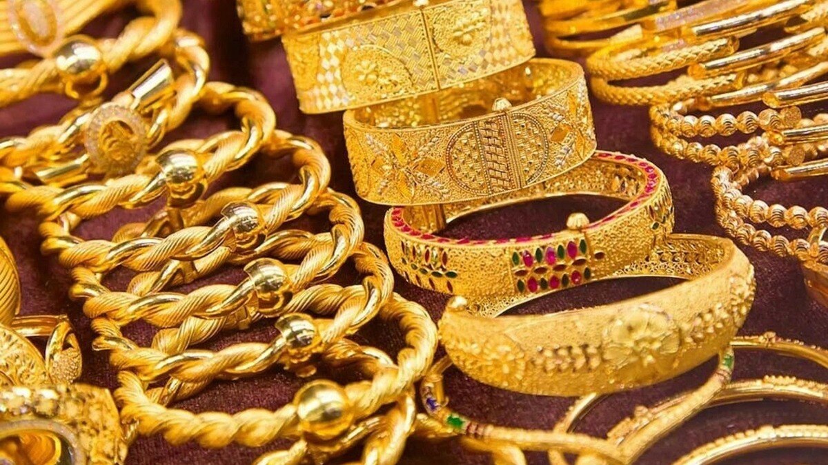 Gold price: सोनं खरेदी करण्यासाठी अजूनही सुवर्णसंधी, एक तोळ्याचा आजचा भाव किती? Mumbai Tak