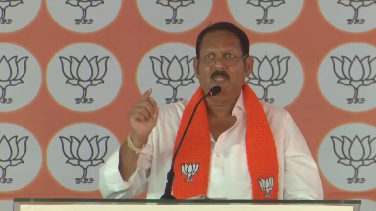 Satara: 'ब्लेम गेम कशाला खेळता?', उदयनराजे भडकले.. मोदींसमोरच संविधानवरून विरोधकांना भिडले! उदयनराजेंची विरोधकांवर टीका