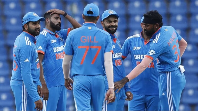 Team India's T20 WC Squad : टी20 वर्ल्डकपसाठी टीम इंडियाची घोषणा, संजू-पंतसह संघात कुणाला मिळाली संधी? टीम इंडियाच्या संघात नेमकी कोणत्या कोणत्या खेळाडूला संधी मिळाली आहे?