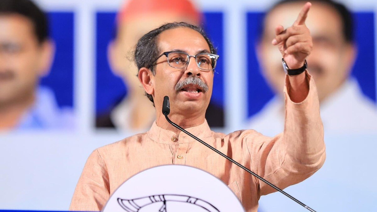 ठाकरे म्हणतात 'एक वखवखलेला आत्मा...', 