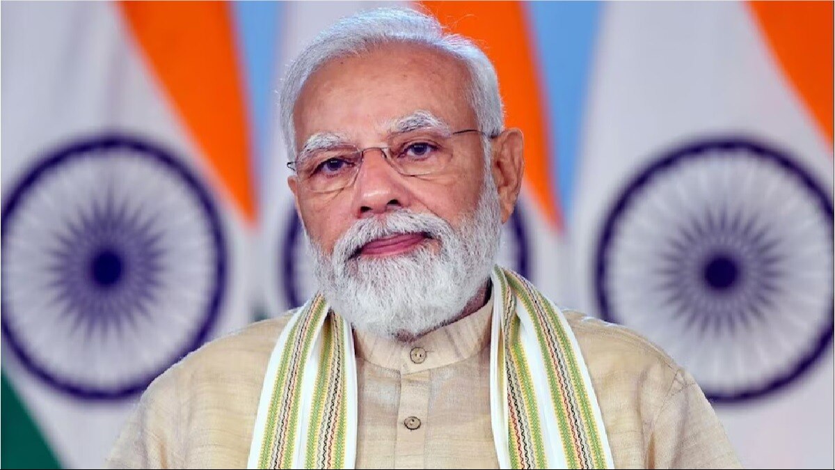 पंतप्रधान कार्यालयाकडून मोदींचा फोटो हटवण्याता आला आहे.