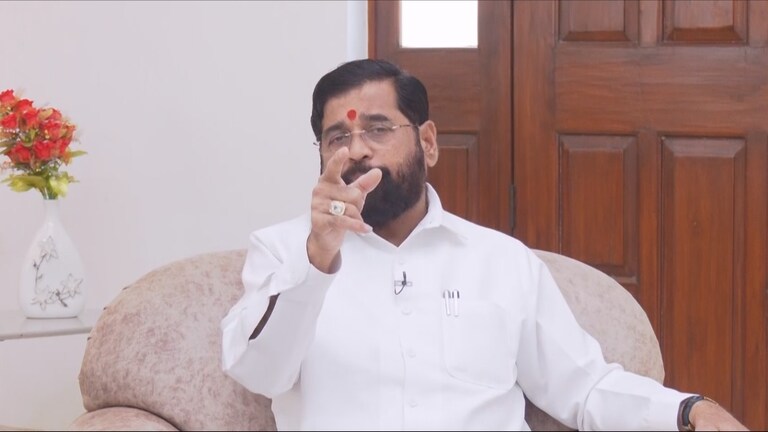 Exclusive: 'ठाकरेंनी प्लॅनिंग केलेलं.. पण मी काय त्यासाठी थांबलो असतो का?', CM शिंदेंची मुलाखत जशीच्या तशी CM शिंदेंची मुलाखत जशीच्या तशी