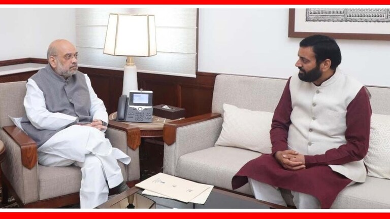 Haryana Politics : भाजपला झटका! अपक्ष आमदारांनी सोडली साथ, काँग्रेसला दिला पाठिंबा केंद्रीय गृहमंत्री अमित शाह आणि हरयाणाचे मुख्यमंत्री नायब सिंग सैनी