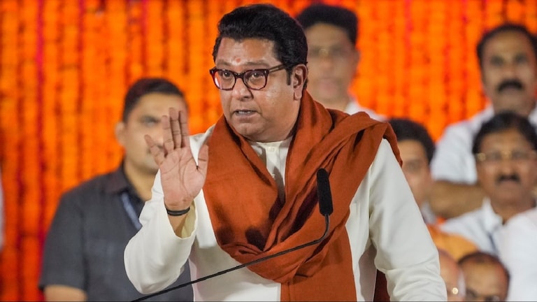 Raj Thackeray : 'पवारांसोबत राहूनही अजितदादांनी कधीही...', राज ठाकरेंकडून अजित पवारांचं प्रचंड कौतुक! Mumbai Tak