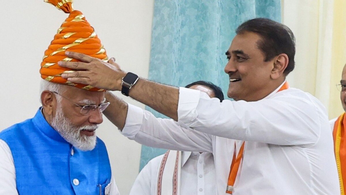 ठाकरेंची मोदींवर जहरी टीका