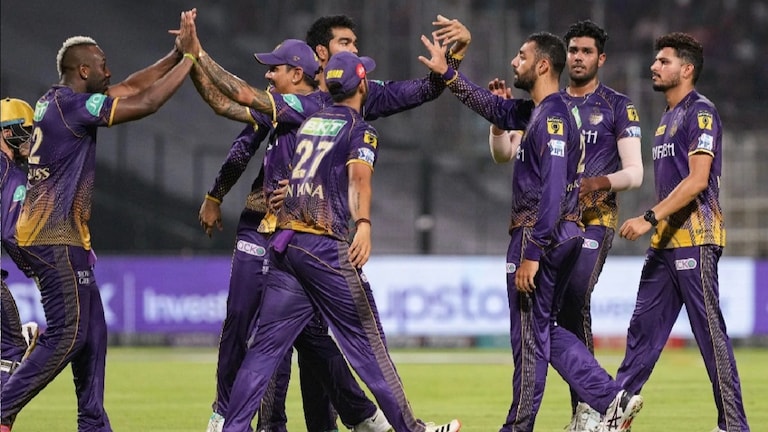 KKR vs SRH Final : कोलकत्ताने तिसऱ्यांदा IPL च्या ट्रॉफीवर कोरलं नाव, सनरायझर्स हैदराबादचा उडवला धुव्वा आयपीएल 2024 च्या टॉफ्रीवर कोलकत्ता नाईट रायडर्सने नावं कोरलं आहे.
