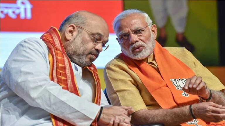 Lok Sabha 2024 : भाजपची उडेल झोप, काँग्रेसचं काय? सट्टा बाजाराचे खळबळ उडवणारे अंदाज राजस्थानचा प्रसिद्ध फलोदी सट्टा बाजाराने देशातील लोकसभा निवडणुकीबाबतचा अंदाज व्यक्त केला आहे.