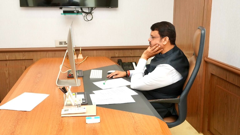 Maharashtra Politics: देवेंद्र फडणवीस देणार उपमुख्यमंत्री पदाचा राजीनामा? ेवेंद्र फडणवीस उपमुख्यमंत्री पदाचा राजीनामा देणार?