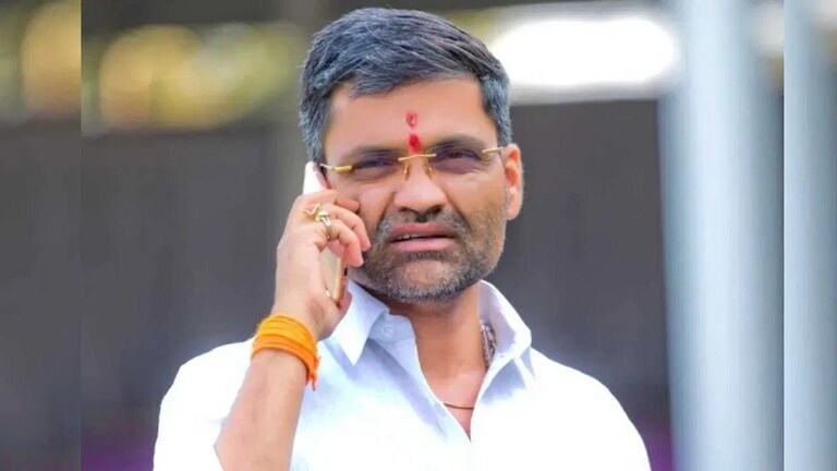 Nilesh Lanke : ''माझ्या मुलाला मारण्याचा कट...'', लंकेंच्या आईच्या विधानाने खळबळ निलेश लंकेवर शुभेच्छांचा वर्षाव होतोय.