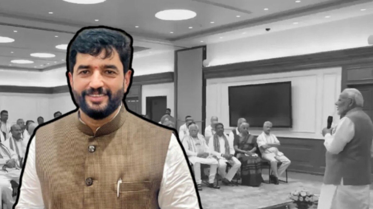 महाराष्ट्रातून पहिल्याच टर्ममध्ये खासदार झालेले मुरलीधर मोहोळ (Murlidhar Mohol) यांना मंत्रिपदाची लॉटरी लागली आहे.