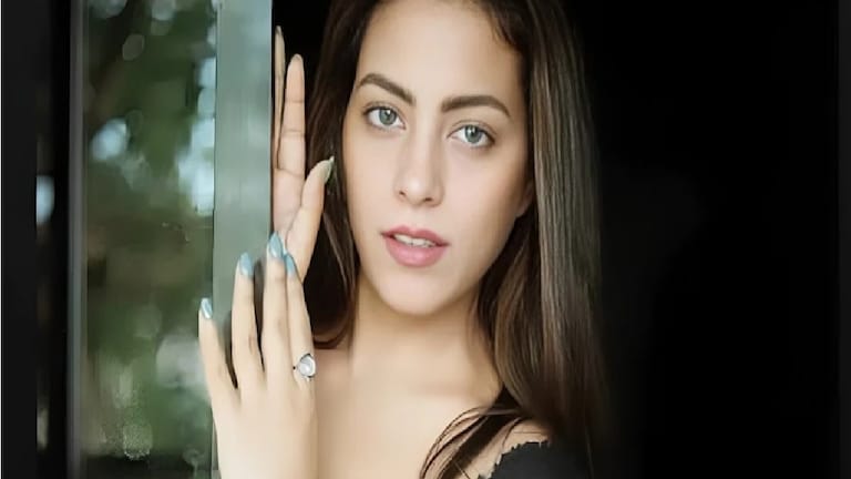 Noor Malabika Das : मुंबईत बॉलिवूड अभिनेत्रीची आत्महत्या, घरात कुजलेल्या अवस्थेत सापडला मृतदेह 'द ट्रायल' वेबसीरीजमध्ये झळकलेल्या अभिनेत्रीने आत्महत्या केल्याची घटना घडली.