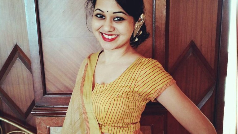 Ketaki Chitale: 'तुम्ही दळिद्रीपणा करणार आहात का?', फडणवीसांबद्दल बोलताना केतकी चितळेची घसरली जीभ! फडणवीसांबद्दल बोलताना केतकी चितळेची घसरली जीभ!