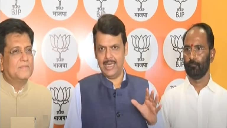 Devendra Fadnavis : फडणवीस सरकारमध्ये राहणार की जाणार? दिल्लीत झाला मोठा निर्णय  दिल्लीत भाजपच्या कोअर कमिटीची बैठक पार पडली.