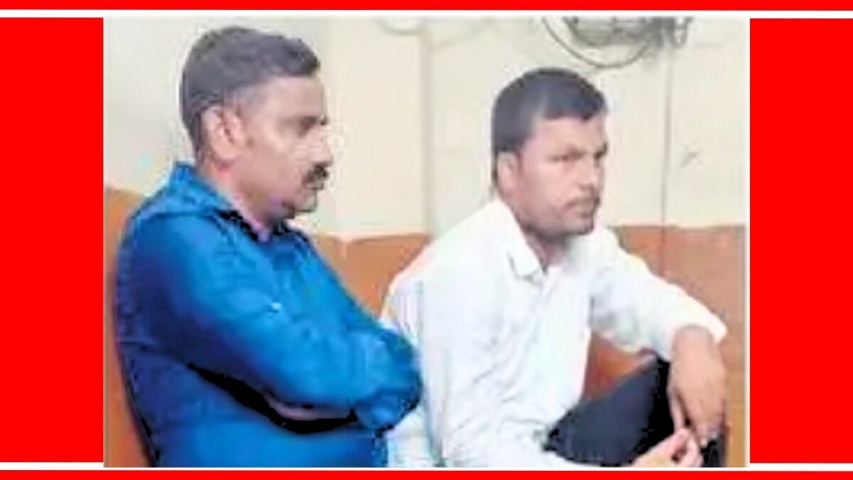 लातूरमधील दोन शिक्षकांना नांदेड एटीएसने ताब्यात घेतले आहे. 