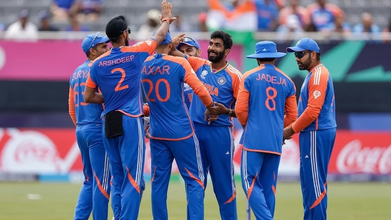 Ind vs Aus : टीम इंडियाचा फायनलचा मार्ग मोकळा, अफगाणिस्तानच्या विजयाने 'असं' बदललं समीकरण टीम इंडियाचं फायनलचं तिकीटही कन्फर्म मानलं जात आहे.
