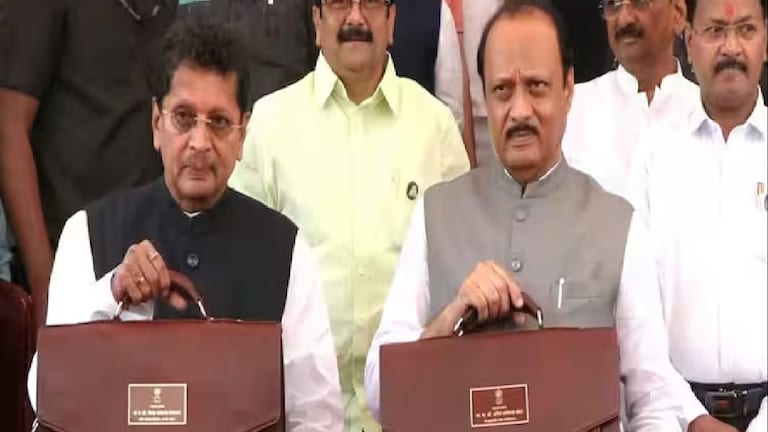 Maharashtra Budget 2024 : प्रत्येक कुटुंबाला मिळणार 3 मोफत गॅस, अर्थमंत्र्याकडून अन्नपूर्णा योजनेची घोषणा आगामी विधानसभा निवडणूका पाहता या अर्थसंकल्पात मोठ्या घोषणा होण्याची शक्यता आहे.