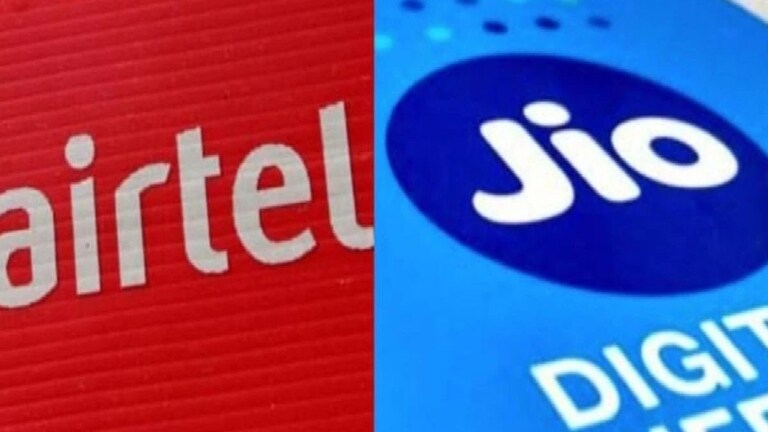 Jio, Airtel च्या ग्राहकांना मोठा झटका, रिचार्ज प्लॅन 'इतक्या' रूपयांनी महागले! Reliance Jio,Jio,Bharti Airtel,Airtel tariff hike,Airtel price hike,Airtel plan hike, Airtel hike in price, airtel plan date, airtel effective plan, effective airtel plan in Maharashtra ,