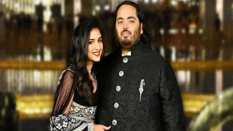 Ambani Family Announce Mass Wedding : अनंत-राधिका यांच्याआधी अंबानी कुटुंब 'यांचे' करणार लग्न विवाह सोहळ्याआधी अंबानी कुटुंबाकडून आणखीण एक दिमाखदार सोहळा आयोजित करण्यात आला आहे.