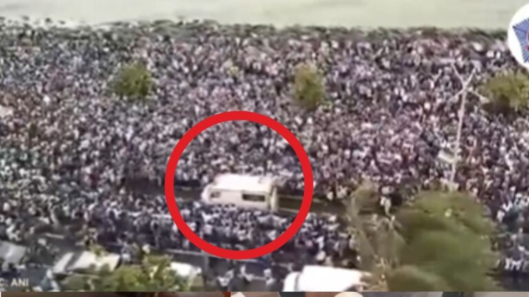 Team India Victory Parade : मुंबई स्पिरीट! अलोट गर्दीत रुग्णवाहिकेला करून दिली वाट मोकळी, Video Viral मुंबईकरांनी त्यांच्या या कृतीतून समाजभान जपलं आहे