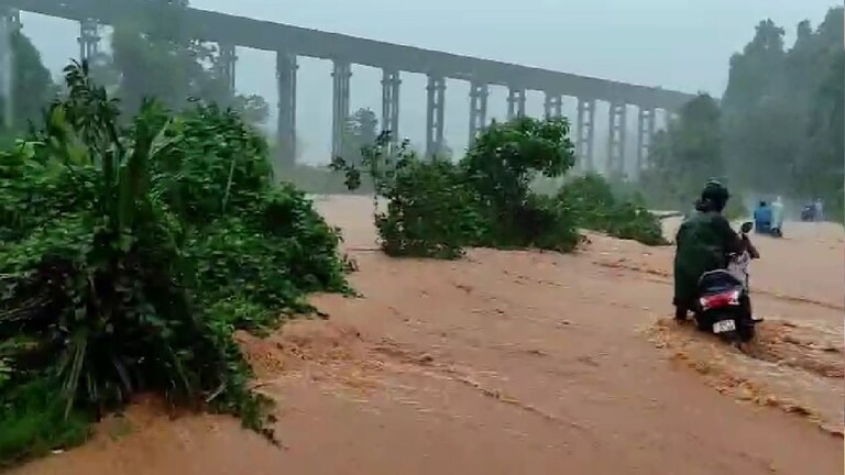 Maharashtra Rain Update : रत्नागिरी, सिंधुदुर्गमध्ये अतिवृष्टी, इतर जिल्ह्यांमध्ये हवामान काय? रत्नागिरी, सिंधुदुर्ग जिल्ह्यात अतिवृष्टी झाली आहे.