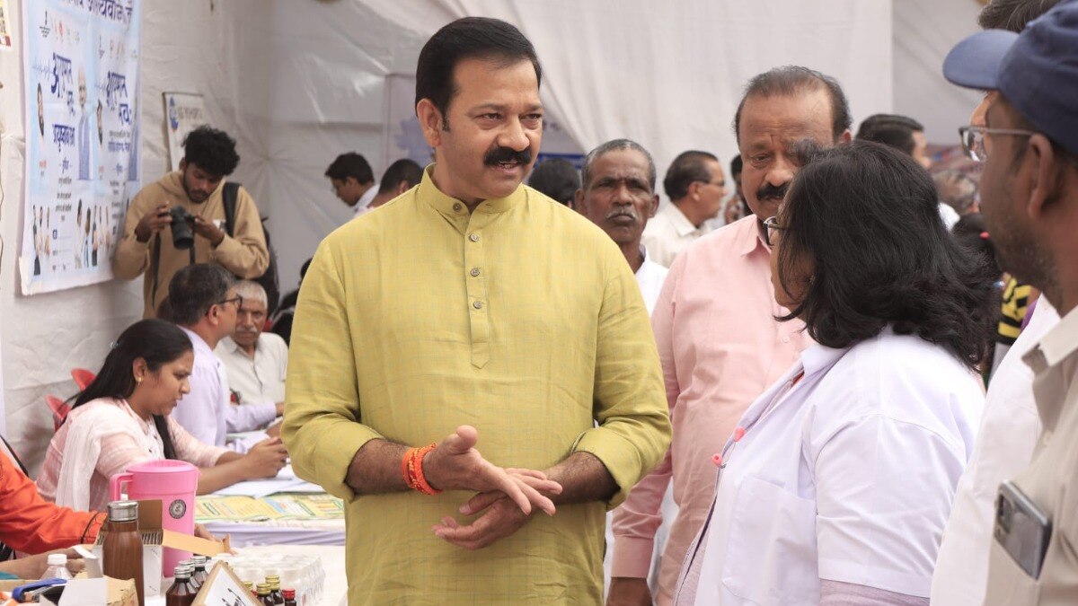 गणपत गायकवाड तुरुंगातून थेट आले मतदानाला (फाइल फोटो)