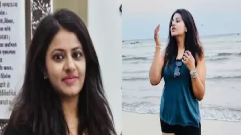 Pooja Khedkar : पूजा खेडकरांचा तिसऱ्या दिव्यांग प्रमाणपत्राचा 'खेळ'? Inside Story पूजा खेडकर यांनी तिसरं अपंगत्व प्रमाणपत्र बनवण्याचा प्रयत्न केला होता.