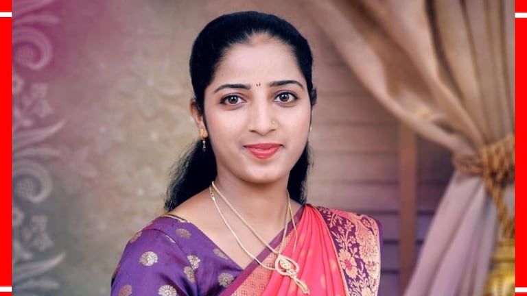 मैत्रिणीला मुलगा बनून पाठवली 'फ्रेण्ड रिक्वेस्ट, प्रेमात पडली तरुणी अन् नंतर घेतला गळफास मैत्रिणीला मुलगा बनून पाठवली 'फ्रेण्ड रिक्वेस्ट, प्रेमात पडली तरुणी अन् नंतर घेतला गळफास