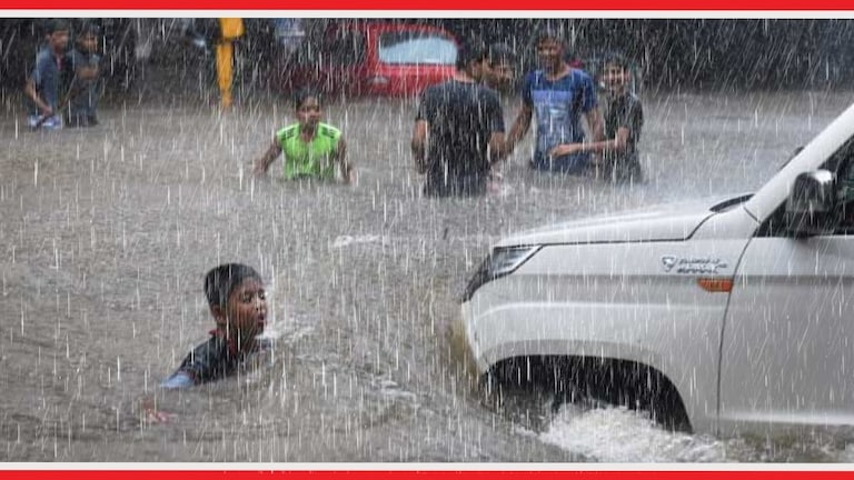 Mumbai Weather : मुंबईकरांना पाऊस धरणार वेठीस! IMD कडून तुफान पावसाचा इशारा मुंबईमध्ये ४ ऑगस्ट रोजी तुफान पाऊस होण्याचा अंदाज हवामान विभागाने वर्तवला आहे.