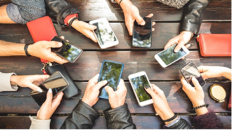 Telecom Service Rule : कॉल, इंटरनेट सेवा झाली बंद, तर मिळणार नुकसान भरपाई, वाचा नवीन नियम मोबाईल धारकांसाठी फायद्याची बातमी