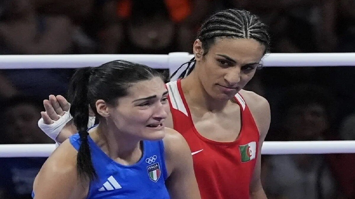 Paris Olympic 2024 : 46 सेकंदात प्रतिस्पर्ध्यांला गारं केलं, नंतर महिला बॉक्सरवर पुरूष असल्याचा आरोप; नेमका वाद काय?   अँजेला कारिनीने इमान खलिफेवर पुरूष असल्याचा आरोप केला होता.