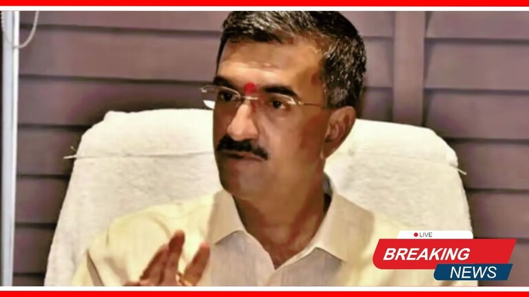 Badlapur Case: 'त्यांची रस्त्यावरून धिंड काढा..', पालकमंत्र्यांनी पोलिसांना दिले आदेश Mumbai Tak