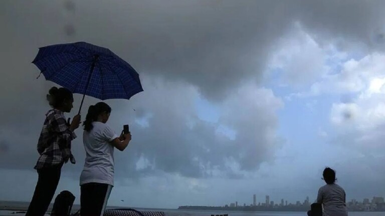 Maharashtra Weather:महाराष्ट्रावर चक्रीवादळाचे संकट! तुमच्या शहरात आज IMD चा अंदाज काय? Mumbai Tak