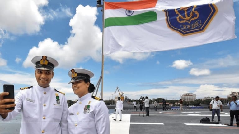 Govt Job: भारतीय नौदलात नोकरीची सुवर्ण संधी!'या' वयोगटातील उमेदवारांना करता येणार अर्ज Mumbai Tak