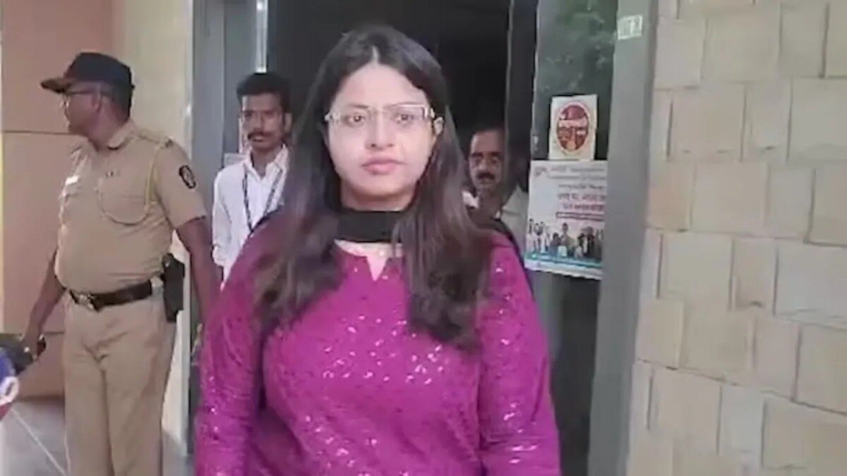 पूजा खेडकर आयएस सेवेतून बरखास्त 