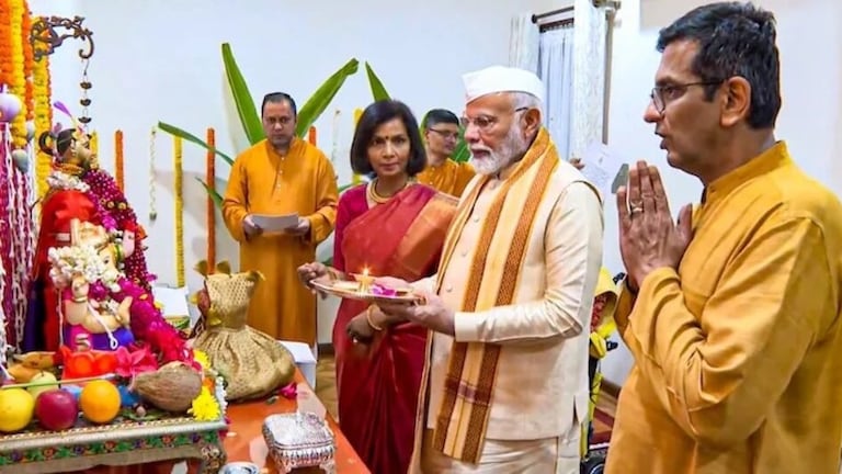 PM Modi and CJI Chandrachud: 'फक्त PM मोदींनाच नाही तर...', 'त्या' भेटीबाबत नवी माहिती आली समोर 'त्या' भेटीबाबत नवी माहिती आली समोर