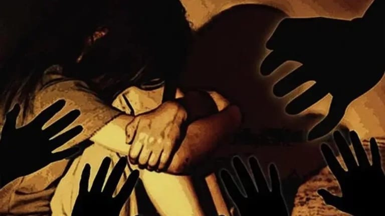 Baramati Crime: रूमवर नेलं, दारू पाजली... बारामतीतील दोन अल्पवयीन मुलींवर पुण्यात गँगरेप! Mumbai Tak