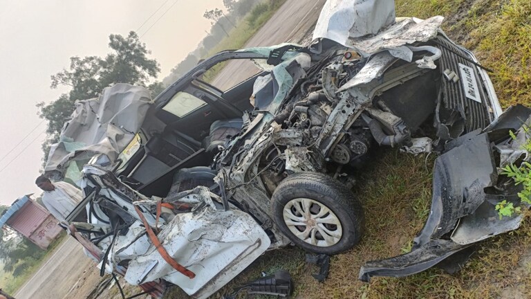 Car Accident : कंटेनरने धडक दिल्याने कारचा चक्काचूर! चार जण जागीच ठार, 'ती' चूक जीवावर बेतली Truck And Car Accident On Latur Highway