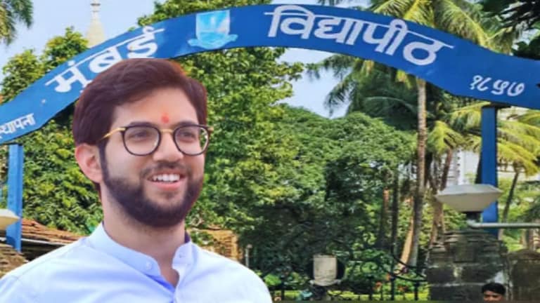 ठाकरेंची 'या' निवडणुकीत बाजी, भाजपला दिला धोबीपछाड ठाकरेंच्या युवासेनेची सिनेट निवडणुकीत 5 जागा जिंकल्या