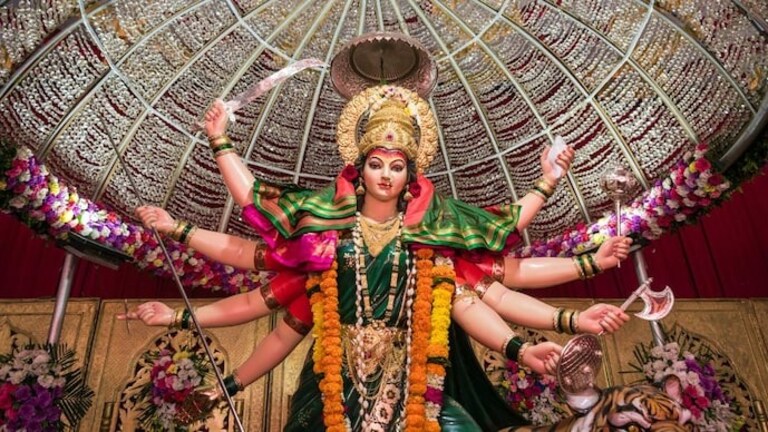 Shardiya Navratri 2024: नवरात्रीमध्ये करा हे खास उपाय, मोक्कार येईल पैसा! नवरात्रीमध्ये करा हे खास उपाय