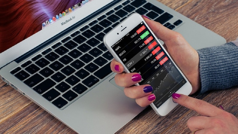 Dussehra 2024 Stock Picks : दसऱ्याला खरेदी करा 'हे' 8 स्टॉक्स, मिळेल छप्परफाड रिटर्न दसऱ्याला 'हे' 8 स्टॉक्स खरेदी करा