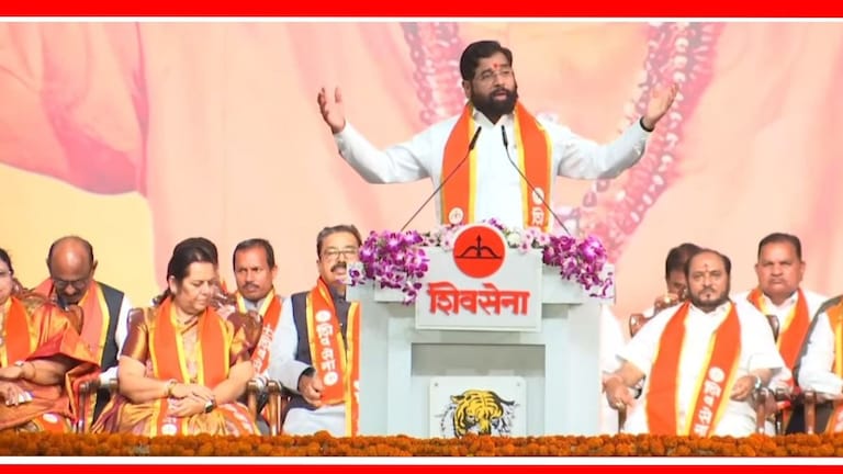 Eknath Shinde: "हिऱ्यापोटी जन्माला आलेल्या गारगोट्यांना...", दसरा मेळाव्यात CM शिंदेंचा उद्धव ठाकरेंवर घणाघात Eknath Shinde On Uddhav Thackeray