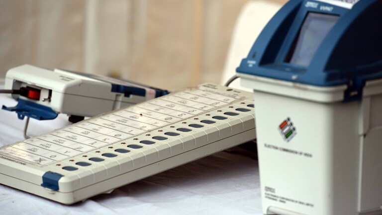 Evm Voting: 'पेजर हॅक होऊ शकतं, मग EVM...?', निवडणूक आयुक्तांनी दिलं 'हे' उत्तर Mumbai Tak