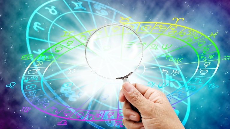 Horoscope In Marathi: दिवाळीआधीच 'या' राशीच्या लोकांचे वाढणार उत्पन्नाचे स्त्रोत! उद्योगधंद्यातून... Mumbai Tak