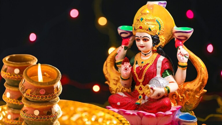 Diwali Date 2024 : दिवाळी 31 ऑक्टोबर की 01 नोव्हेंबर कधी साजरी करायची? जाणून घ्या लक्ष्मीपूजनाचा शुभ मुहूर्त Mumbai Tak