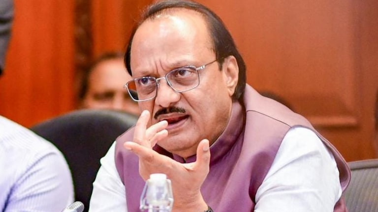 Ajit Pawar: 'पवार साहेबांवर खालच्या पातळीवर जाऊन...', अजितदादा खोतांवर प्रचंड संतापले! Mumbai Tak