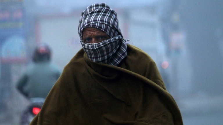 Mumbai Today Weather Update: आरारारा! मुंबईत कडाक्याची थंडी, 8 वर्षानंतर पहिल्यांदाच हुडहुडी वाढली, कारण... Mumbai Whether Update Today